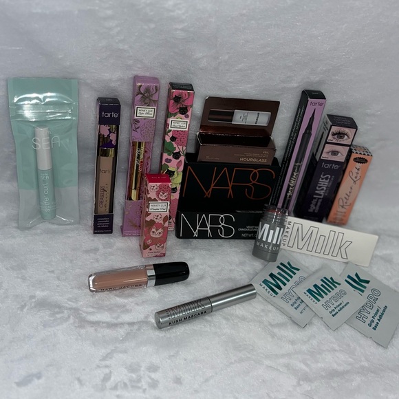 đź’„ Prestige Variety Make-Up Bindle (Brand New) - Picture 2 of 7